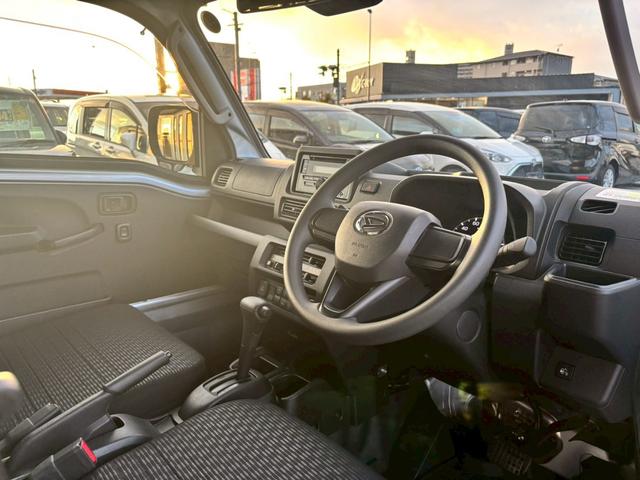 ハイゼットトラック エクストラ　４ＷＤ　スマートエントリー＆プッシュスタート　ＣＤチューナー　スマートアシスト　パワーウィンドウ　コーナーセンサー　ＬＥＤヘッドライト　アイドリングストップ　電動格納式ドアミラー　荷台ライト（27枚目）