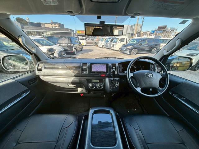 ハイエースバン ロングスーパーＧＬ　シルクブレイズエアロチット　社外シフトノブ　黒革調シートカバー　オートエアコン　カロッツェリアメモリーナビ　ＬＥＤルームランプ　ディスチャージヘッドライト　バックカメラ　ＥＴＣ車載器（15枚目）