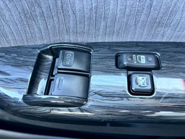 ハイエースバン ロングスーパーＧＬ　シルクブレイズエアロチット　社外シフトノブ　黒革調シートカバー　オートエアコン　カロッツェリアメモリーナビ　ＬＥＤルームランプ　ディスチャージヘッドライト　バックカメラ　ＥＴＣ車載器（30枚目）