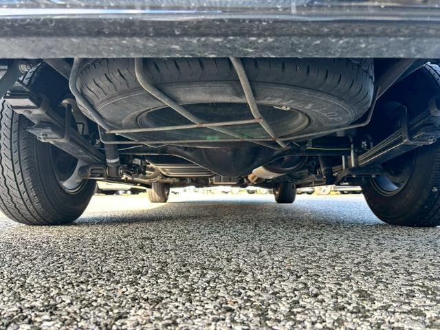 ハイエースバン ロングスーパーＧＬ　シルクブレイズエアロチット　社外シフトノブ　黒革調シートカバー　オートエアコン　カロッツェリアメモリーナビ　ＬＥＤルームランプ　ディスチャージヘッドライト　バックカメラ　ＥＴＣ車載器（43枚目）