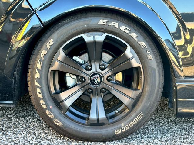 ハイエースワゴン ＧＬ　ワンオーナー　デジタルインナーミラー　カロッツェリアメモリーナビ　サブモニター　革調シートカバー　パノラミックビュー　プリクラッシュセーフティ　ベットキット　インテリアテーブル（46枚目）