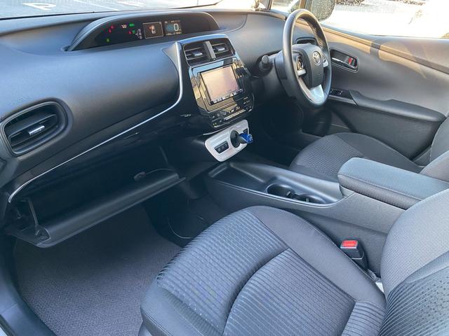 プリウス Ｓ　カロッツェリアメモリーナビ　オートマチックハイビーム　バックカメラ　革巻ハンドル　ＥＴＣ車載器　トノカバー　プリクラッシュセーフティ　レーダークルーズコントロール　ＬＥＤヘッドライト（34枚目）