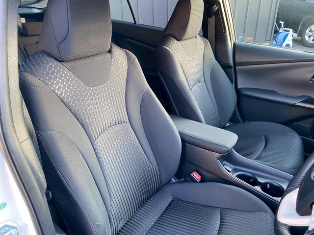 プリウス Ｓ　カロッツェリアメモリーナビ　オートマチックハイビーム　バックカメラ　革巻ハンドル　ＥＴＣ車載器　トノカバー　プリクラッシュセーフティ　レーダークルーズコントロール　ＬＥＤヘッドライト（35枚目）