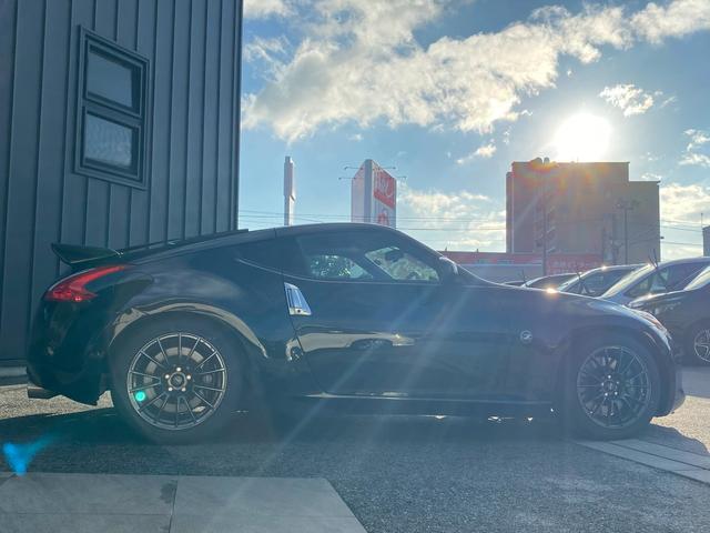 フェアレディＺ バージョンＳＴ　純正ＨＤＤナビ　フルセグ地デジＴＶ　ブルートゥースハンズフリー　パドルシフト　パワーシート　シートヒーター　ＢＯＳＥサウンドシステム　ディスチャージヘッドライト　前後ドライブレコーダー（8枚目）