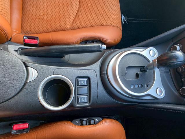 フェアレディＺ バージョンＳＴ　純正ＨＤＤナビ　フルセグ地デジＴＶ　ブルートゥースハンズフリー　パドルシフト　パワーシート　シートヒーター　ＢＯＳＥサウンドシステム　ディスチャージヘッドライト　前後ドライブレコーダー（25枚目）