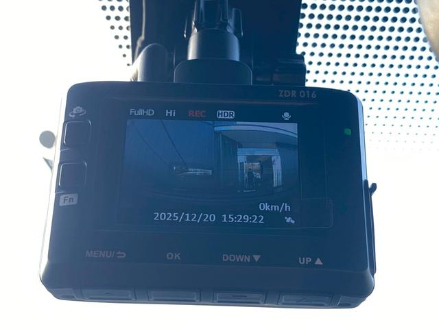 フェアレディＺ バージョンＳＴ　純正ＨＤＤナビ　フルセグ地デジＴＶ　ブルートゥースハンズフリー　パドルシフト　パワーシート　シートヒーター　ＢＯＳＥサウンドシステム　ディスチャージヘッドライト　前後ドライブレコーダー（35枚目）