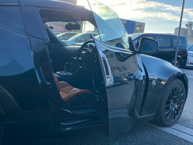 フェアレディＺ バージョンＳＴ　純正ＨＤＤナビ　フルセグ地デジＴＶ　ブルートゥースハンズフリー　パドルシフト　パワーシート　シートヒーター　ＢＯＳＥサウンドシステム　ディスチャージヘッドライト　前後ドライブレコーダー（42枚目）