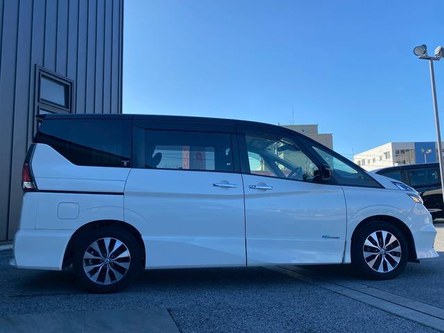 セレナ ハイウェイスター　Ｖセレクション　純正９インチＳＤナビ　フルセグ地デジＴＶ　ブルートゥース　純正フリップダウンモニター　ビルトインＥＴＣ　バックカメラ　両側パワースライドドア　アイドリングストップ　エマージェンシーブレーキ　ＴＶキット（8枚目）