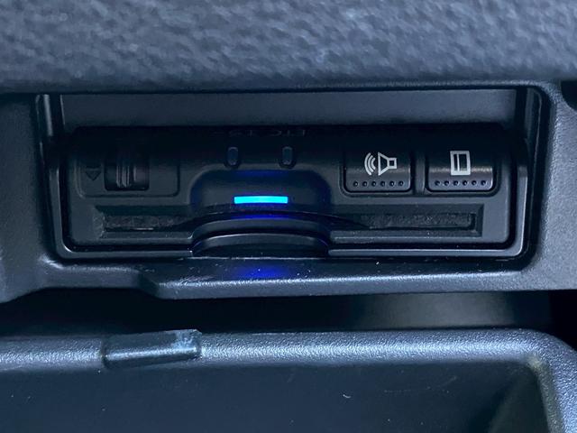 セレナ ハイウェイスター　Ｖセレクション　純正９インチＳＤナビ　フルセグ地デジＴＶ　ブルートゥース　純正フリップダウンモニター　ビルトインＥＴＣ　バックカメラ　両側パワースライドドア　アイドリングストップ　エマージェンシーブレーキ　ＴＶキット（32枚目）