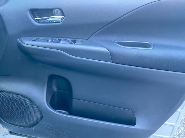 セレナ ハイウェイスター　Ｖセレクション　純正９インチＳＤナビ　フルセグ地デジＴＶ　ブルートゥース　純正フリップダウンモニター　ビルトインＥＴＣ　バックカメラ　両側パワースライドドア　アイドリングストップ　エマージェンシーブレーキ　ＴＶキット（37枚目）