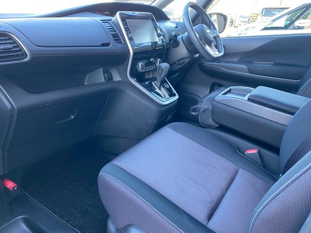 セレナ ハイウェイスター　Ｖセレクション　純正９インチＳＤナビ　フルセグ地デジＴＶ　ブルートゥース　純正フリップダウンモニター　ビルトインＥＴＣ　バックカメラ　両側パワースライドドア　アイドリングストップ　エマージェンシーブレーキ　ＴＶキット（39枚目）