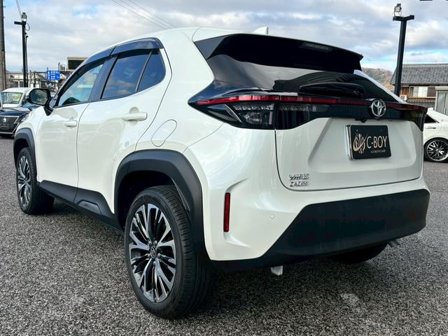 ヤリスクロス Ｚ　純正ディスプレイオーディオ　ブルートゥース　ミラキャスト　パノラミックビューモニター　ビルトインＥＴＣ　プリクラッシュセーフティ　レーダークルーズコントロール　前席シートヒーター　前後ドライブレコーダ（11枚目）