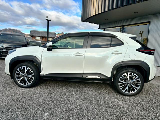 ヤリスクロス Ｚ　純正ディスプレイオーディオ　ブルートゥース　ミラキャスト　パノラミックビューモニター　ビルトインＥＴＣ　プリクラッシュセーフティ　レーダークルーズコントロール　前席シートヒーター　前後ドライブレコーダ（12枚目）