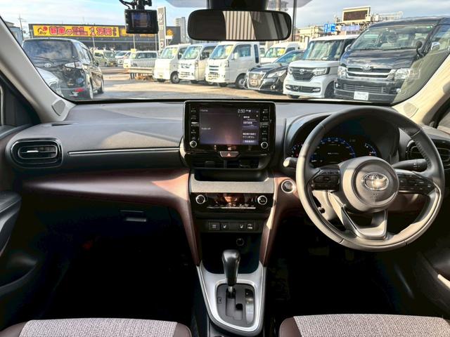 ヤリスクロス Ｚ　純正ディスプレイオーディオ　ブルートゥース　ミラキャスト　パノラミックビューモニター　ビルトインＥＴＣ　プリクラッシュセーフティ　レーダークルーズコントロール　前席シートヒーター　前後ドライブレコーダ（16枚目）