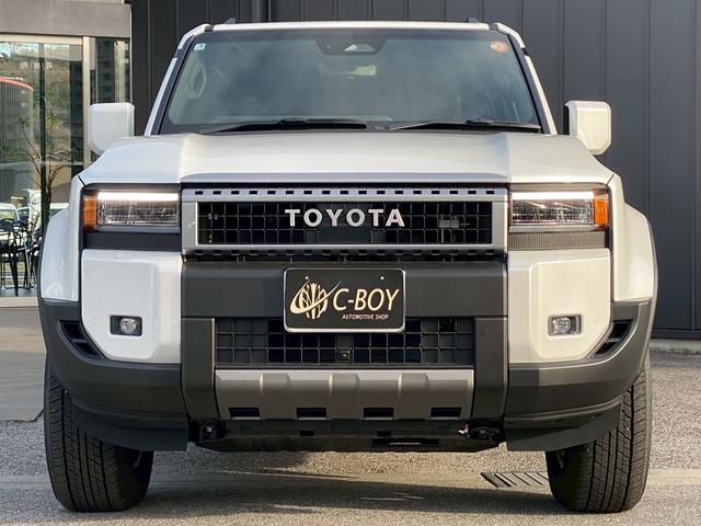 ランドクルーザー２５０ ＶＸ　純正ナビ　パノラマモニター　ビルトインＥＴＣ　シートヒーター　シートクーラー　ハンドルヒーター　タイプＣ・ＨＤＭＩ　ムーンルーフ　革シート　デジタルインナーミラー　コンソールボックス（6枚目）