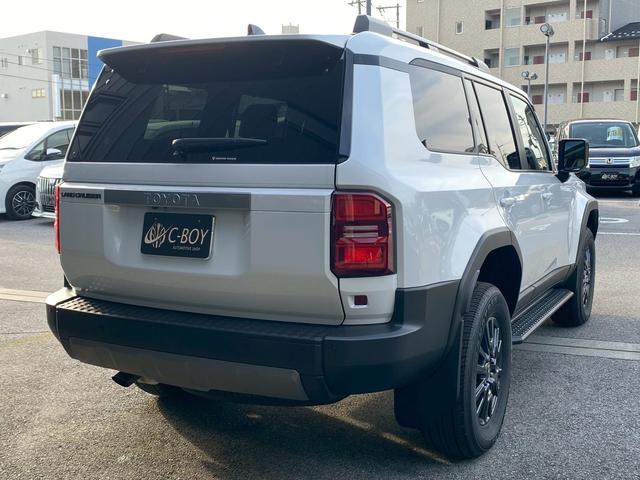 ランドクルーザー２５０ ＶＸ　純正ナビ　パノラマモニター　ビルトインＥＴＣ　シートヒーター　シートクーラー　ハンドルヒーター　タイプＣ・ＨＤＭＩ　ムーンルーフ　革シート　デジタルインナーミラー　コンソールボックス（9枚目）