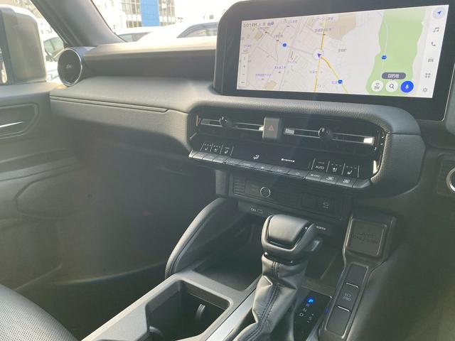 ランドクルーザー２５０ ＶＸ　純正ナビ　パノラマモニター　ビルトインＥＴＣ　シートヒーター　シートクーラー　ハンドルヒーター　タイプＣ・ＨＤＭＩ　ムーンルーフ　革シート　デジタルインナーミラー　コンソールボックス（22枚目）