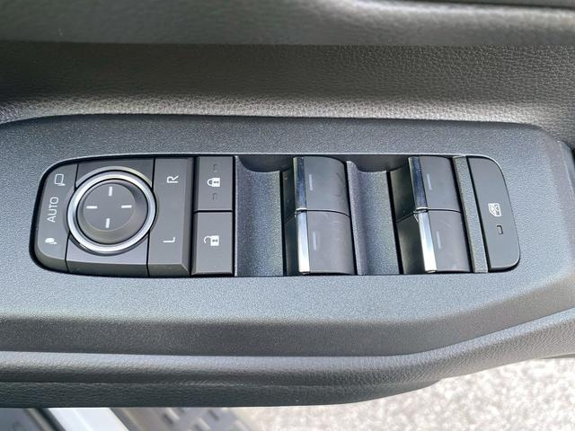 ランドクルーザー２５０ ＶＸ　純正ナビ　パノラマモニター　ビルトインＥＴＣ　シートヒーター　シートクーラー　ハンドルヒーター　タイプＣ・ＨＤＭＩ　ムーンルーフ　革シート　デジタルインナーミラー　コンソールボックス（34枚目）
