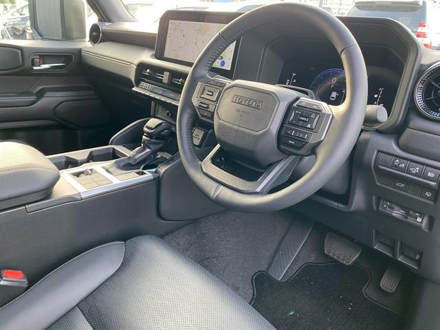 ランドクルーザー２５０ ＶＸ　純正ナビ　パノラマモニター　ビルトインＥＴＣ　シートヒーター　シートクーラー　ハンドルヒーター　タイプＣ・ＨＤＭＩ　ムーンルーフ　革シート　デジタルインナーミラー　コンソールボックス（36枚目）