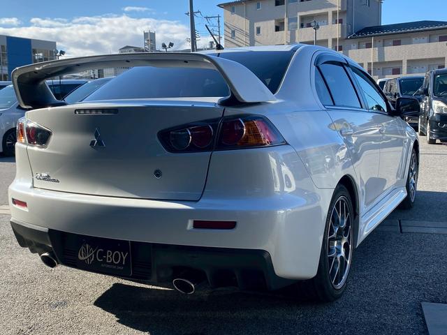 ランサー ＧＳＲプレミアムエボリューションＸ　ワンオーナー　純正ナビ　フルセグＴＶ　ブルートゥース　ＥＴＣ　４ＷＤ　シートヒーター　パドルシフト　ステアリングスイッチ　レカロシート　ブレンボキャリパー　ＢＢＳアルミホイール（9枚目）