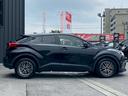 Ｃ－ＨＲ Ｓ　純正９インチＳＤナビ　フルセグ地デジＴＶ　ブルートゥース　バックカメラ　プリクラッシュセーフティ　レーダークルーズコントロール　ステアリングリモコン　革調シートカバー　ヘッドライトレベライザー（8枚目）