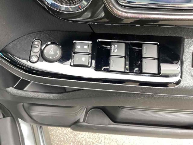 ホンダ N-BOXカスタム 33枚目