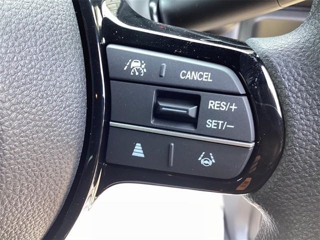 Ｎ－ＢＯＸカスタム ベースグレード　両側スライド・片側電動　クリアランスソナー　オートクルーズコントロール　レーンアシスト　衝突被害軽減システム　オートライト　ＬＥＤヘッドランプ　スマートキー　アイドリングストップ　電動格納ミラー（41枚目）