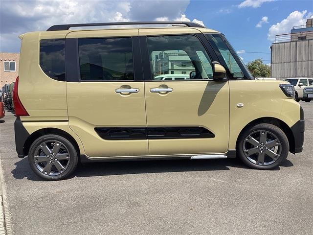 タント ファンクロスターボ　バックカメラ　両側電動スライドドア　クリアランスソナー　衝突被害軽減システム　オートライト　ＬＥＤヘッドランプ　スマートキー　アイドリングストップ　電動格納ミラー　シートヒーター　ベンチシート　ＣＶＴ（16枚目）