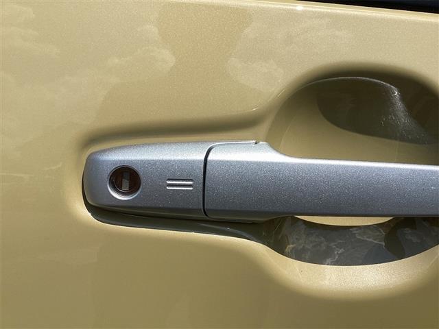 タント ファンクロスターボ　バックカメラ　両側電動スライドドア　クリアランスソナー　衝突被害軽減システム　オートライト　ＬＥＤヘッドランプ　スマートキー　アイドリングストップ　電動格納ミラー　シートヒーター　ベンチシート　ＣＶＴ（33枚目）