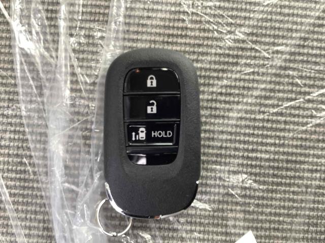 N-BOX ベースグレード バックカメラ 両側スライド・片側電動 クリアランスソナー オートクルーズコントロール レーンアシスト オートライト スマートキー アイドリングストップ 電動格納ミラー シートヒーター ベンチシート(58枚目)