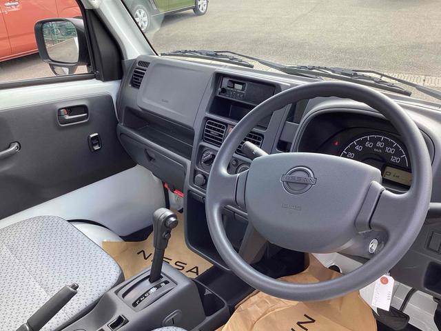クリッパートラック ＤＸ　軽トラック　ＡＴ　クリアランスソナー　アイドリングストップ　ＥＳＣ　エアコン　パワーウィンドウ　運転席エアバッグ　助手席エアバッグ（6枚目）