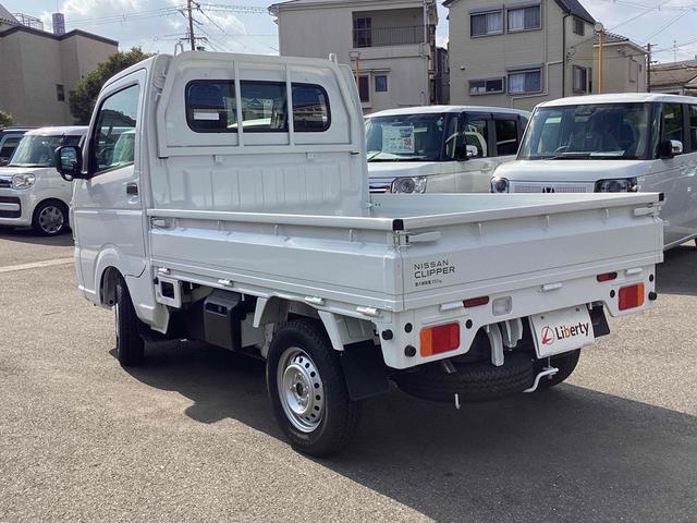 クリッパートラック ＤＸ　軽トラック　ＡＴ　クリアランスソナー　アイドリングストップ　ＥＳＣ　エアコン　パワーウィンドウ　運転席エアバッグ　助手席エアバッグ（10枚目）