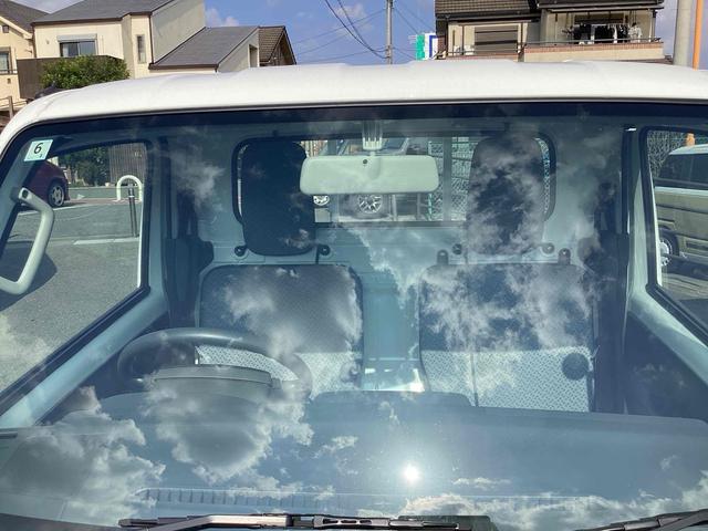 クリッパートラック ＤＸ　軽トラック　ＡＴ　クリアランスソナー　アイドリングストップ　ＥＳＣ　エアコン　パワーウィンドウ　運転席エアバッグ　助手席エアバッグ（18枚目）
