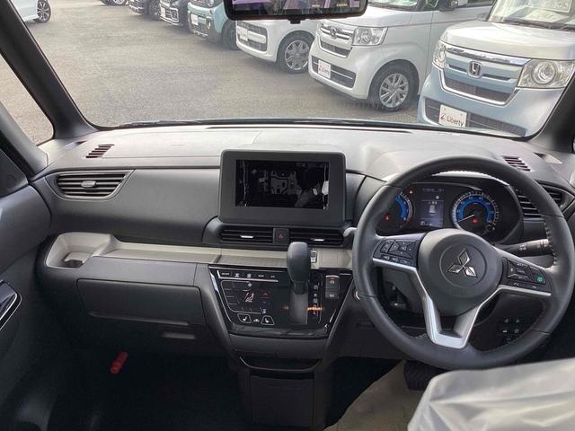 デリカミニ Ｇ　プレミアム　両側電動スライドドア　クリアランスソナー　オートクルーズコントロール　スマートキー　アイドリングストップ　電動格納ミラー　シートヒーター　ベンチシート　ＣＶＴ　ルーフレール　アルミホイール　エアコン（5枚目）