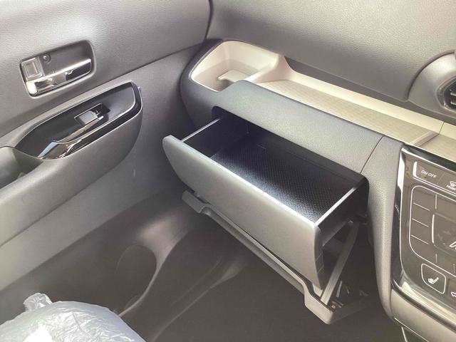 デリカミニ Ｇ　プレミアム　両側電動スライドドア　クリアランスソナー　オートクルーズコントロール　スマートキー　アイドリングストップ　電動格納ミラー　シートヒーター　ベンチシート　ＣＶＴ　ルーフレール　アルミホイール　エアコン（13枚目）