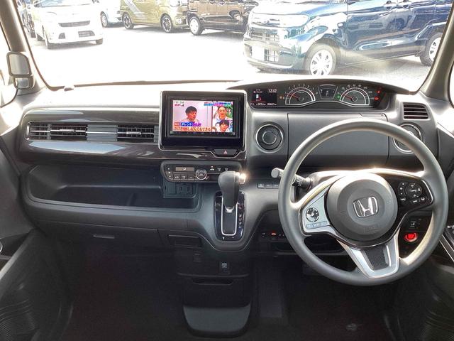 Ｎ－ＢＯＸカスタム Ｇ・Ｌホンダセンシング　ＥＴＣ　バックカメラ　両側スライド・片側電動　ナビ　ＴＶ　クリアランスソナー　レーンアシスト　衝突被害軽減システム　スマートキー　アイドリングストップ　電動格納ミラー　ベンチシート　ＣＶＴ　ＥＳＣ（5枚目）