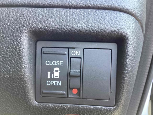 Ｎ－ＢＯＸカスタム Ｇ・Ｌホンダセンシング　ＥＴＣ　バックカメラ　両側スライド・片側電動　ナビ　ＴＶ　クリアランスソナー　レーンアシスト　衝突被害軽減システム　スマートキー　アイドリングストップ　電動格納ミラー　ベンチシート　ＣＶＴ　ＥＳＣ（13枚目）