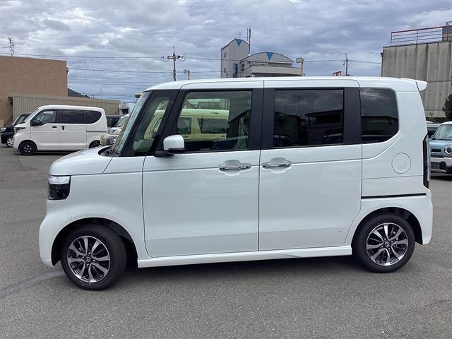 N-BOXカスタム ベースグレード HondaSENSING アダプティブクルーズコントロール 電子パーキング 左パワースライドドア LEDヘッドライト フォグライト スマートキー プッシュスタート アイドリングストップ シートヒーター(17枚目)
