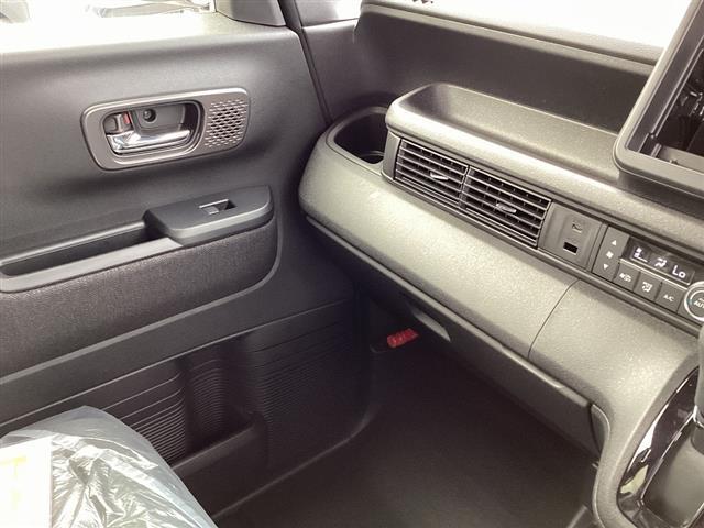 N-BOXカスタム ベースグレード HondaSENSING アダプティブクルーズコントロール 電子パーキング 左パワースライドドア LEDヘッドライト フォグライト スマートキー プッシュスタート アイドリングストップ シートヒーター(42枚目)