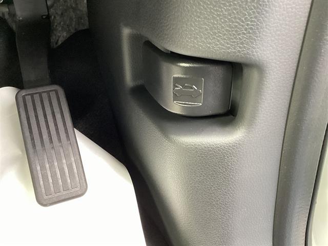 N-BOXカスタム ベースグレード HondaSENSING アダプティブクルーズコントロール 電子パーキング 左パワースライドドア LEDヘッドライト フォグライト スマートキー プッシュスタート アイドリングストップ シートヒーター(50枚目)