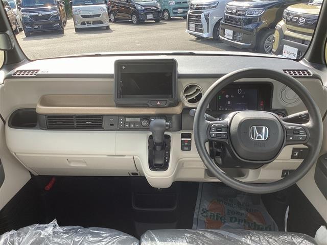 N-BOX ベースグレード HondaSENSING アダプティブクルーズコントロール 電子パーキング LEDヘッドライト スマートキー プッシュスタート アイドリングストップ 片側電動スライドドア 電動格納ドアミラー(5枚目)