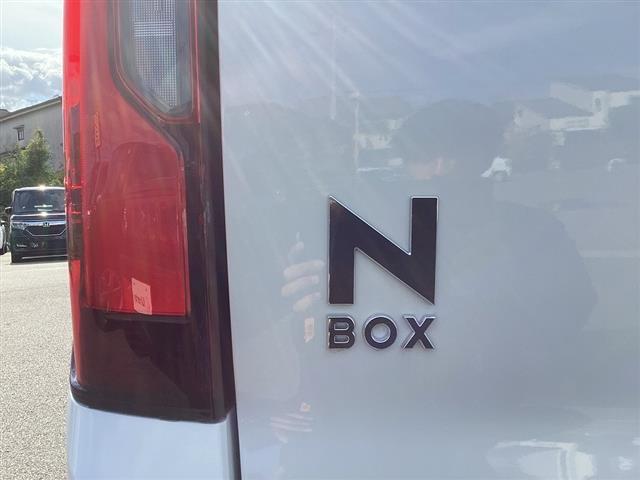 N-BOX ベースグレード HondaSENSING アダプティブクルーズコントロール 電子パーキング LEDヘッドライト スマートキー プッシュスタート アイドリングストップ 片側電動スライドドア 電動格納ドアミラー(28枚目)