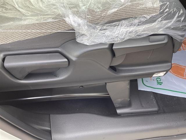 N-BOX ベースグレード HondaSENSING アダプティブクルーズコントロール 電子パーキング LEDヘッドライト スマートキー プッシュスタート アイドリングストップ 片側電動スライドドア 電動格納ドアミラー(41枚目)