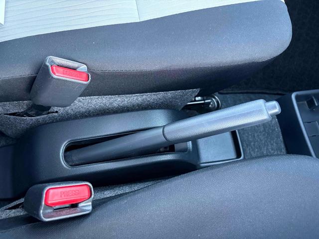 ミライース L SAIII クリアランスソナー 衝突被害軽減システム オートマチックハイビーム キーレスエントリー アイドリングストップ 電動格納ミラー CVT ESC CD エアコン パワーウィンドウ(32枚目)