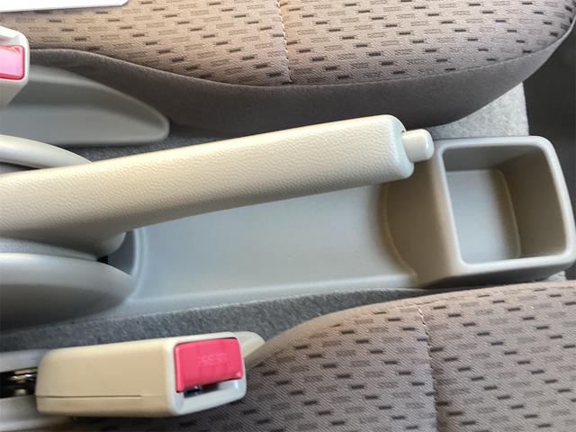 エブリイ ＰＣ　ＡＴ　両側スライドドア　キーレスエントリー　電動格納ミラー　オートライト　ＥＳＣ　エアコン　パワーウィンドウ　運転席エアバッグ　助手席エアバッグ　ＣＤ（13枚目）