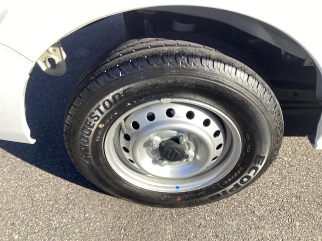 エブリイ ＰＣ　ＡＴ　両側スライドドア　キーレスエントリー　電動格納ミラー　オートライト　ＥＳＣ　エアコン　パワーウィンドウ　運転席エアバッグ　助手席エアバッグ　ＣＤ（23枚目）