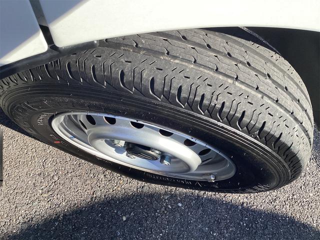 エブリイ ＰＣ　ＡＴ　両側スライドドア　キーレスエントリー　電動格納ミラー　オートライト　ＥＳＣ　エアコン　パワーウィンドウ　運転席エアバッグ　助手席エアバッグ　ＣＤ（24枚目）