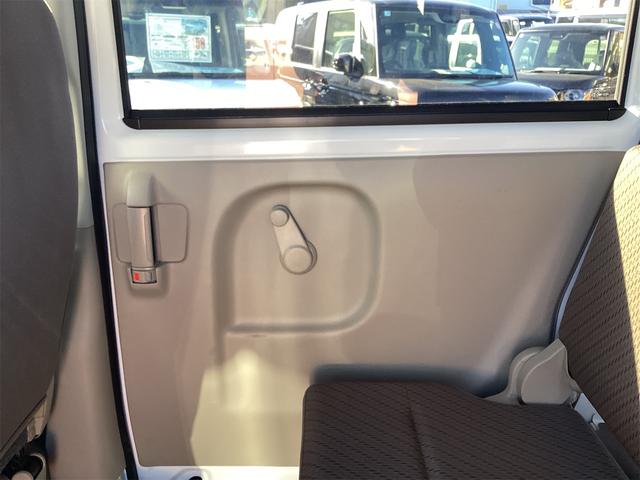 エブリイ ＰＣ　ＡＴ　両側スライドドア　キーレスエントリー　電動格納ミラー　オートライト　ＥＳＣ　エアコン　パワーウィンドウ　運転席エアバッグ　助手席エアバッグ　ＣＤ（29枚目）