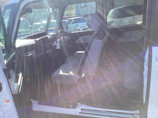 タント Ｘ　バックカメラ　両側スライド・片側電動　クリアランスソナー　衝突被害軽減システム　オートライト　スマートキー　アイドリングストップ　電動格納ミラー　シートヒーター　ベンチシート　ＣＶＴ　ＥＳＣ　ＵＳＢ（38枚目）