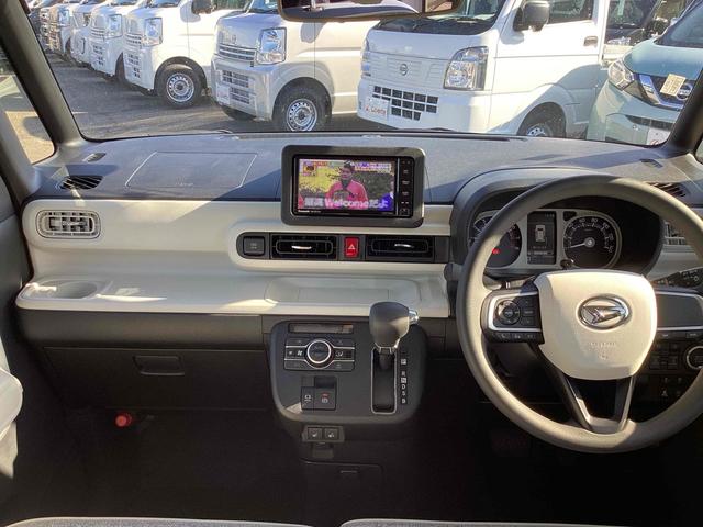 ムーヴキャンバス ストライプスＧ　全周囲カメラ　両側電動スライドドア　ナビ　ＴＶ　クリアランスソナー　衝突被害軽減システム　オートライト　スマートキー　アイドリングストップ　電動格納ミラー　シートヒーター　ベンチシート　ＣＶＴ　ＥＳＣ（5枚目）